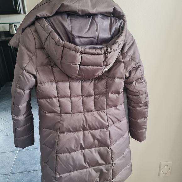 tahari brooklyn puffer coat - Picture 4 of 6